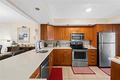 2901 NW 46th Ave, Lauderdale Lakes, FL 33313