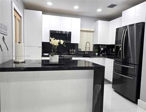 380 W 41st St, Hialeah, FL 33012