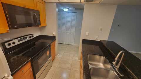 8100 Geneva Ct, Doral, FL 33166