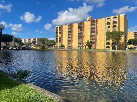 4709 NW 7th St, Miami, FL 33126