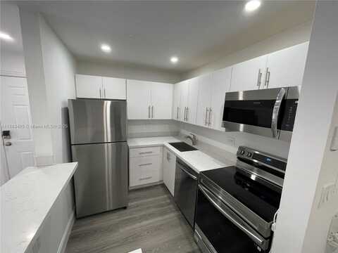 7012 NW 179th St, Hialeah, FL 33015