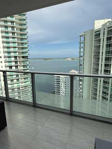 1300 Brickell Bay Dr, Miami, FL 33131