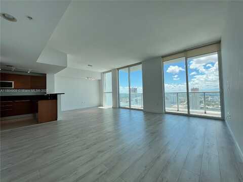 253 NE 2nd St, Miami, FL 33132