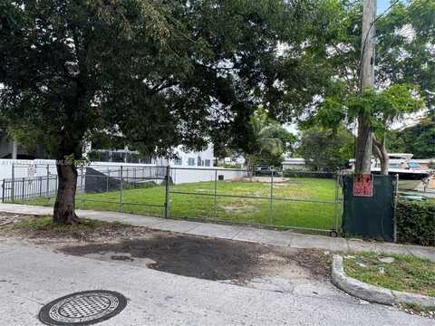 2720 SW 17th St, Miami, FL 33145