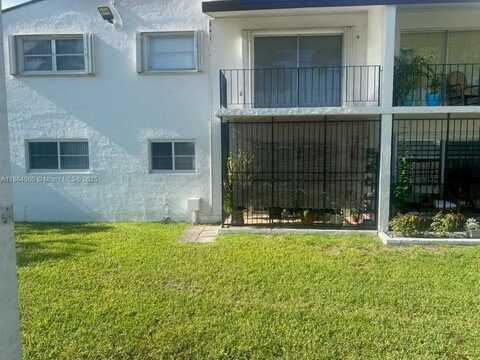 9520 SW 8th St, Miami, FL 33174