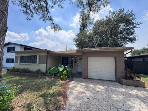 6844 SW 12th St, Pembroke Pines, FL 33023