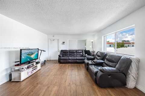 2415 Lincoln St, Hollywood, FL 33020