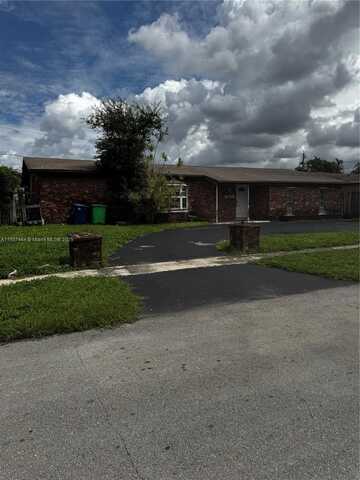 9661 NW 19th Pl, Sunrise, FL 33322