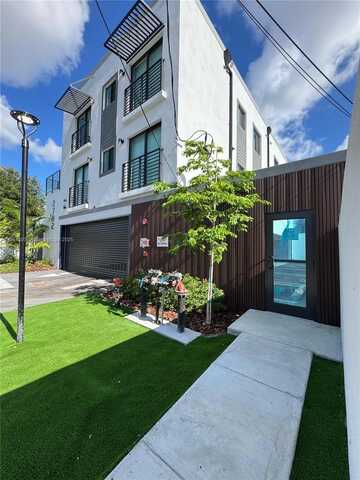 2782 NW 46th St, Miami, FL 33142