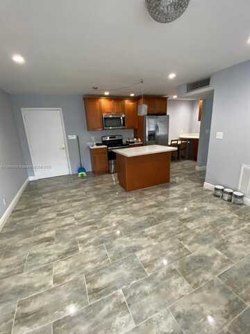 3550 NW 8th Ave, Pompano Beach, FL 33064