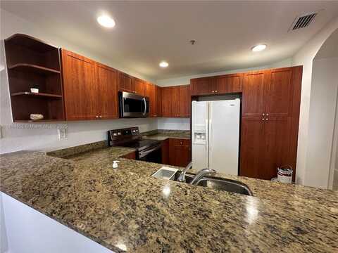 10805 NW 89th Ter, Doral, FL 33178