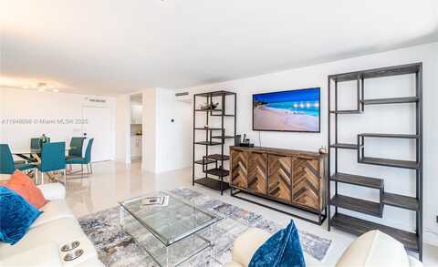 2780 NE 183rd St, Aventura, FL 33160