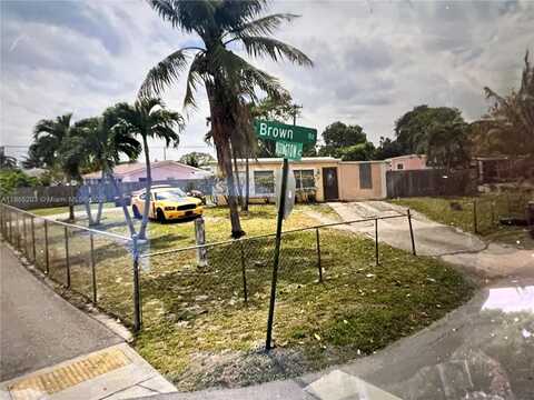 590 Brown Rd, Lake Worth, FL 33462