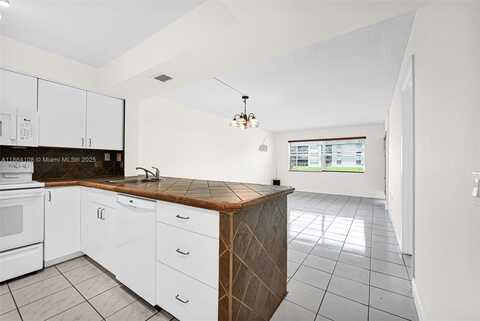 8420 SW 154th Cir Ct, Miami, FL 33193