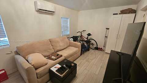 1836 Roosevelt St, Hollywood, FL 33020