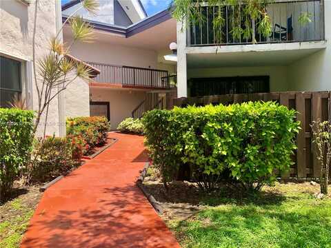 9429 Fontainebleau Blvd, Miami, FL 33172