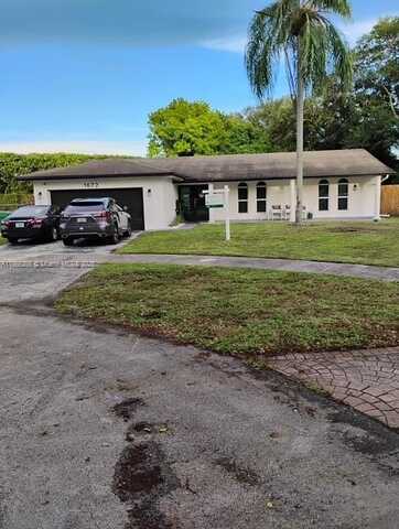 1672 NW 192nd Ter, Miami Gardens, FL 33169