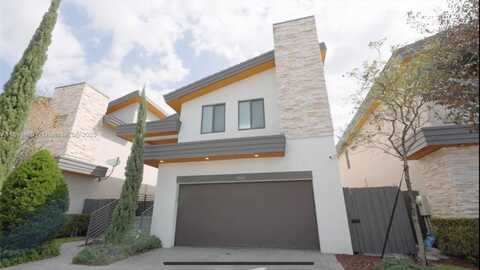 7661 NW 103rd Ct, Doral, FL 33178