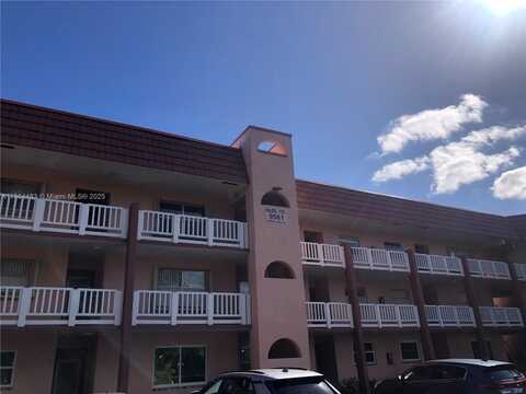 9561 Sunrise Lakes Blvd, Sunrise, FL 33322