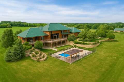 2269 Powder Hill Rd, Hartford, WI 53027