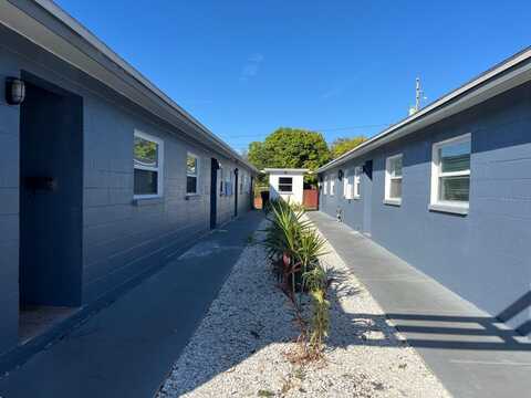 619 90TH AVENUE N, Saint Petersburg, FL 33702