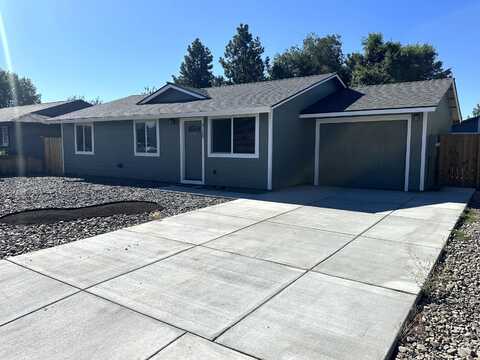 3150 SW Pumice Avenue, Redmond, OR 97756