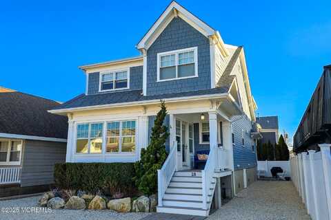 28 Bryn Mawr Avenue, Lavallette, NJ 08735