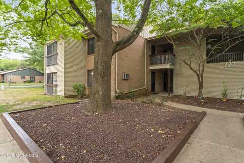 223 Medford Court, Manalapan, NJ 07726