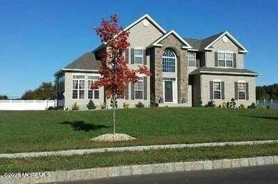 3 Derek Court, Manalapan, NJ 07726