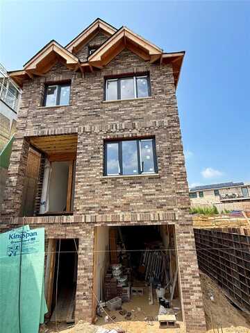 320 125th Street, College Point, NY 11356