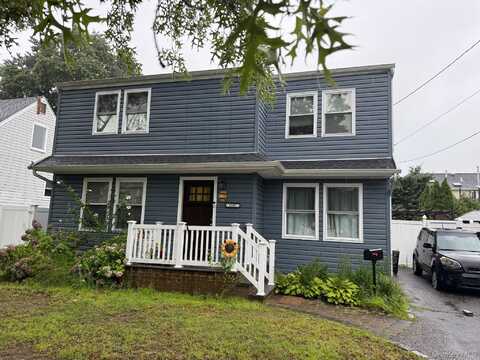 2347 Pine Street, Seaford, NY 11783