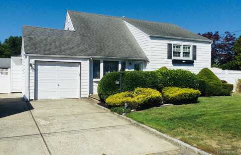 100 Jefferson Avenue, Islip Terrace, NY 11752