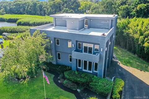 36 Roosevelt Boulevard, East Patchogue, NY 11772