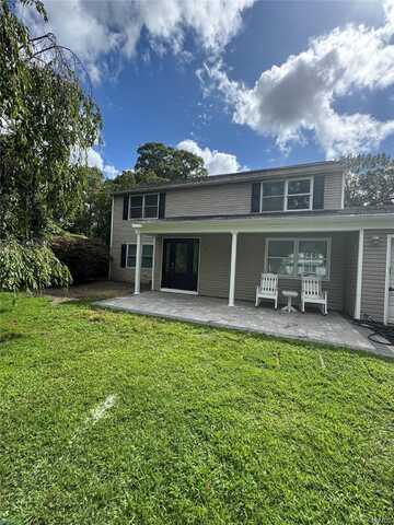 7 Shawmont Lane, Stony Brook, NY 11790
