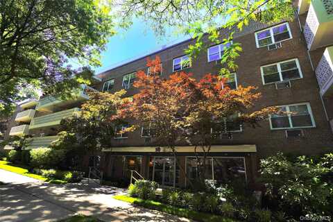 50 Hillpark Avenue, Great Neck, NY 11021