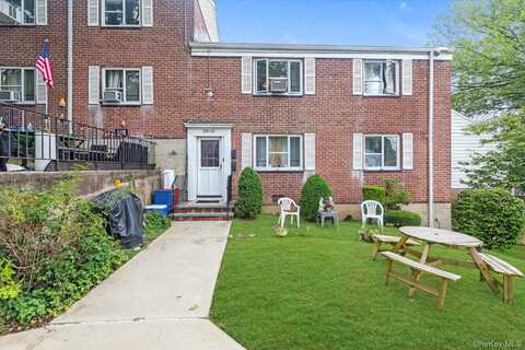 22402 Stronghurst Avenue, Queens Village, NY 11427