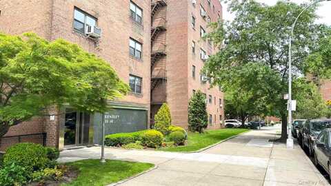31-50 140th St, Flushing, NY 11354
