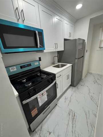 undefined, Saint Albans, NY 11412