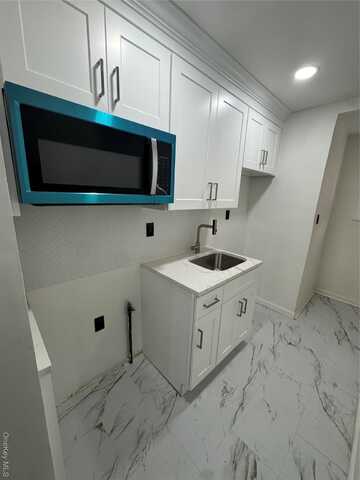 undefined, Saint Albans, NY 11412