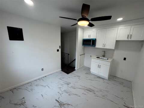 undefined, Saint Albans, NY 11412