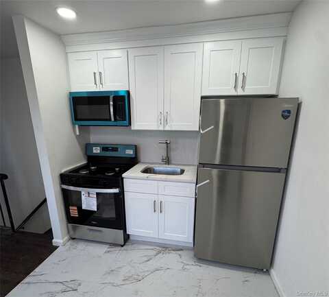 undefined, Saint Albans, NY 11412