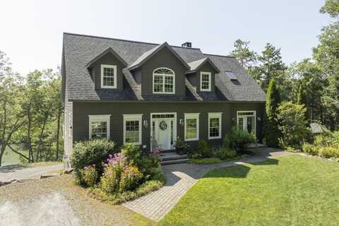 29 Wiscasset Road, Boothbay, ME 04537