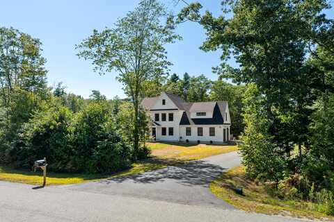 14 Raspberry Lane, Topsham, ME 04086