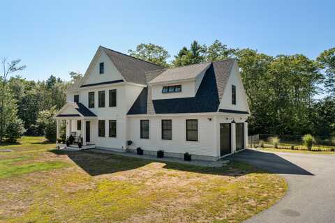 14 Raspberry Lane, Topsham, ME 04086