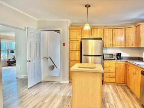 10 Pinecone Drive, Alfred, ME 04002