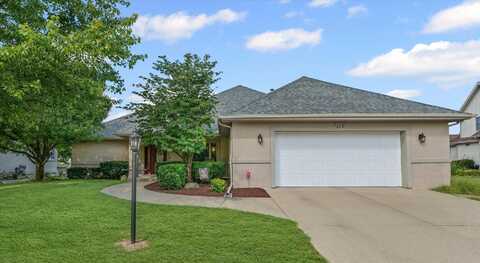 413 Beringer Circle, Urbana, IL 61802