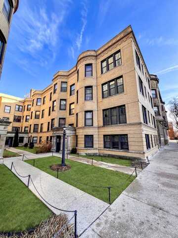 3927 N Pine Grove Avenue, Chicago, IL 60613