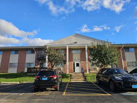 693 E FULLERTON Avenue, Glendale Heights, IL 60139