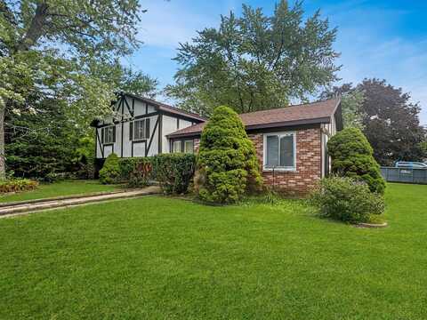 59 Chestnut Circle, Lindenhurst, IL 60046