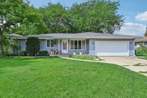 698 Hiawatha Drive, Elgin, IL 60120
